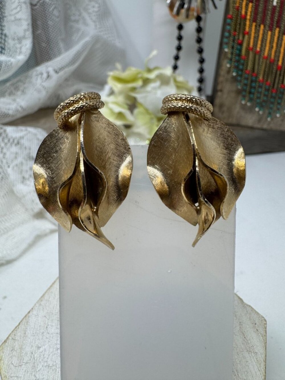 Vintage Gold-Tone Leaf Clip-On Earrings With Textured Detailing & Bold Design